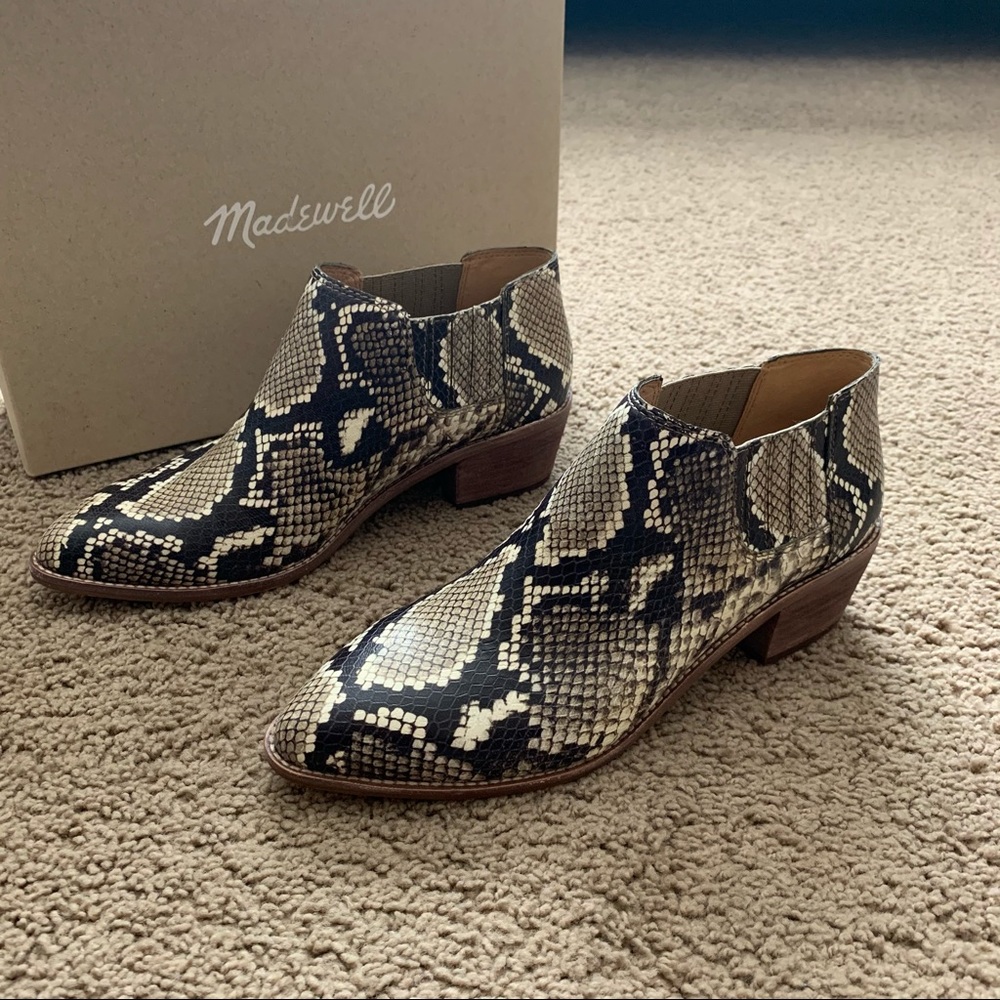 NEW Madewell Sonia Chelsea Snakeskin Print Boot - Picture 9 of 16
